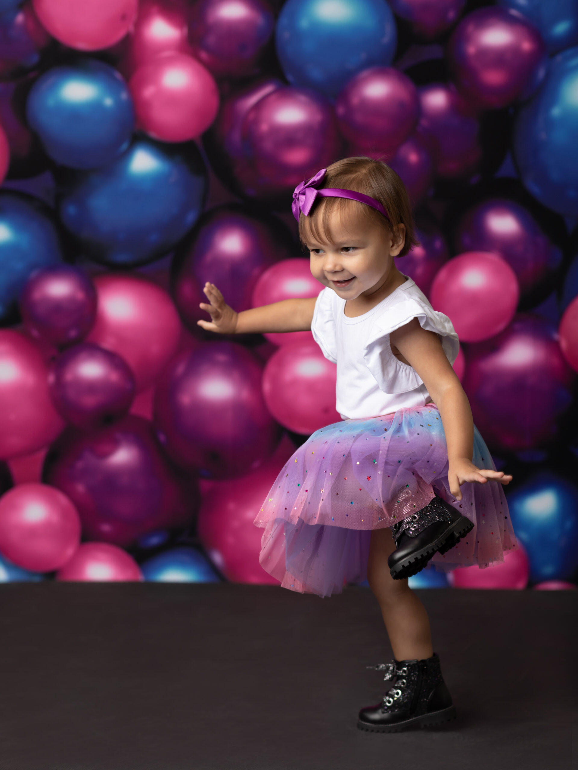 two year old girl dancing